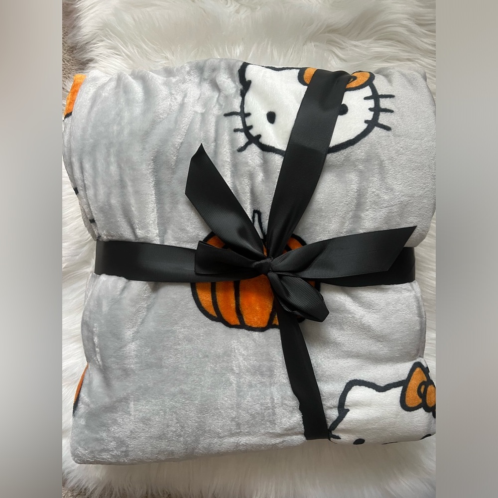 Hello Kitty Halloween Throw Blanket